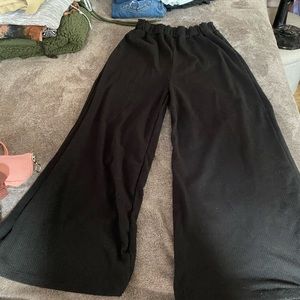 Medium Capella black pants.